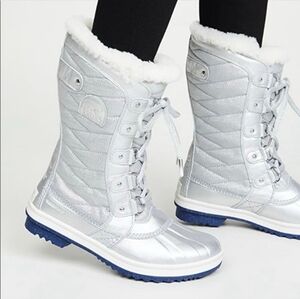NWT Sorel Pure Silver Disney 'Frozen' Tofino II Waterproof Boot Size 7